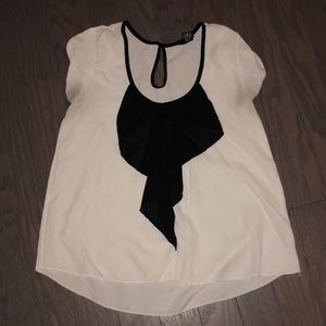 Black and white Rue21 blouse